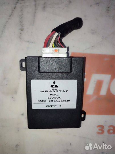 Блок комфорта Mitsubishi Lancer 10 2011 MR935797