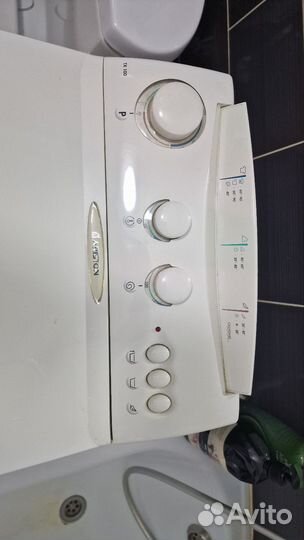 Стиральная машина Ariston