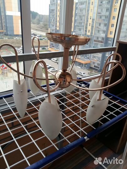 Элегантная люстра