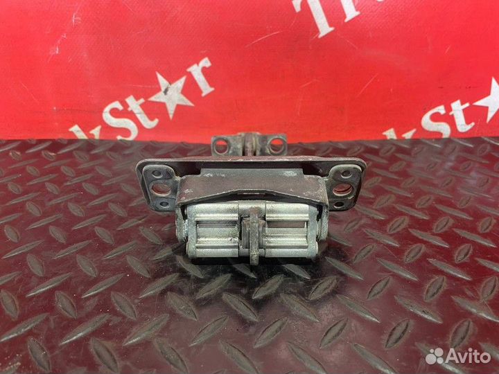 Ограничитель двери правой Renault T