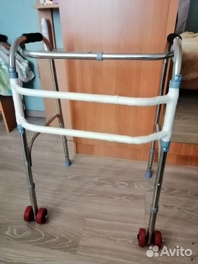 Ходунки для взрослых на колесах