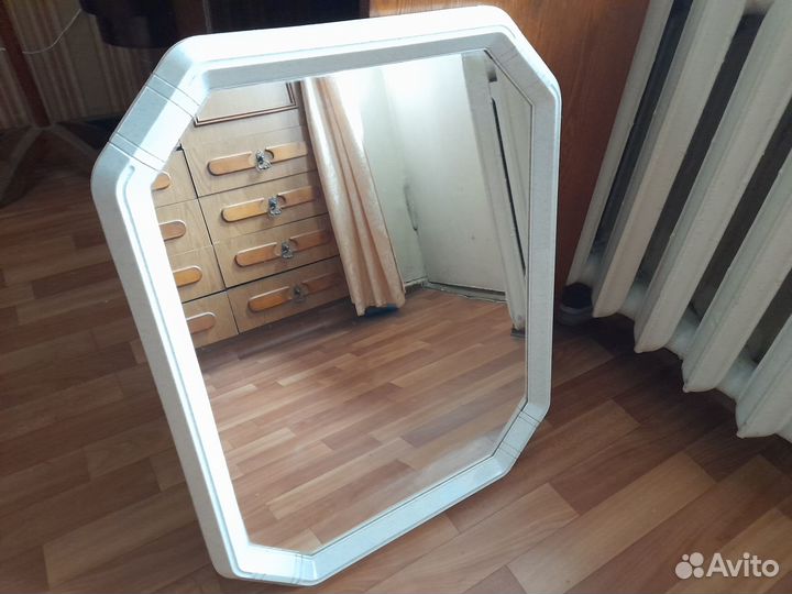 Зеркало настенное