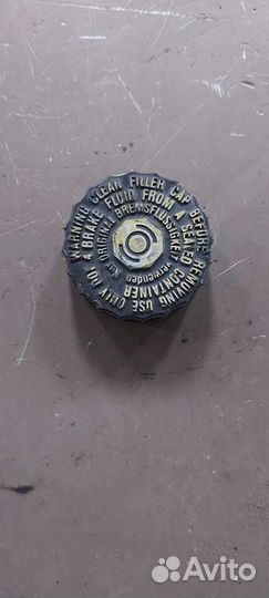 Крышка тормозного бачка на Mercedes