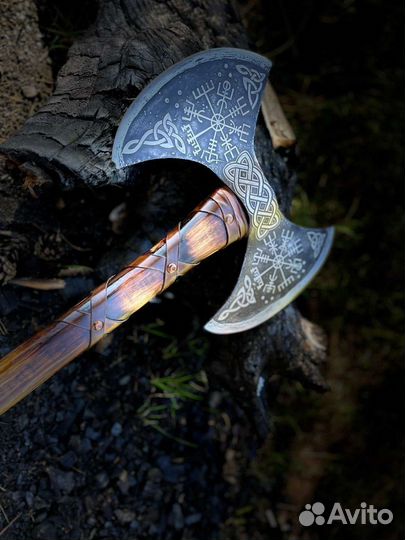 Кованый топор двусторонний Шлем ужаса