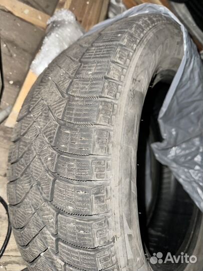 Pirelli Ice Zero FR 215/60 R16