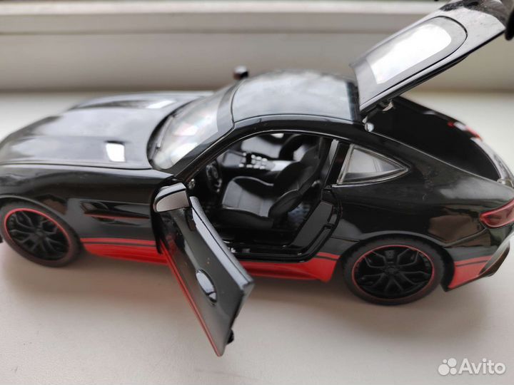 Mercedes AMG GTR модель 1к24
