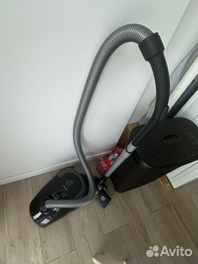 Пылесос Philips 2000W