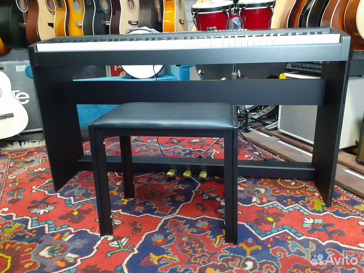 Электропианино с банкеткой