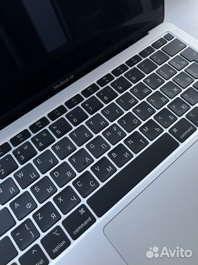 Apple MacBook air 2020 i3