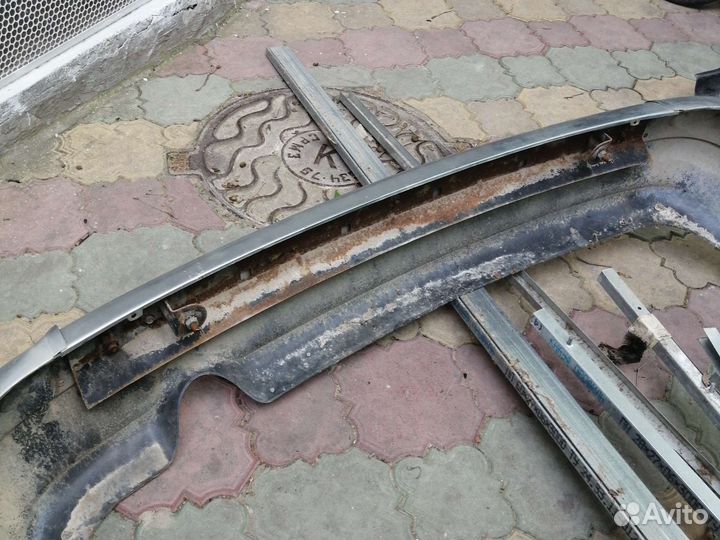 Задний бампер на газ 31105