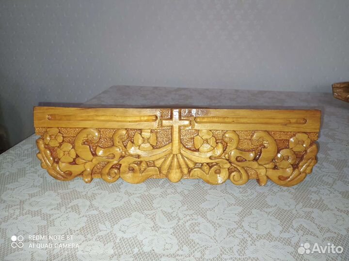 Угловая полка для икон