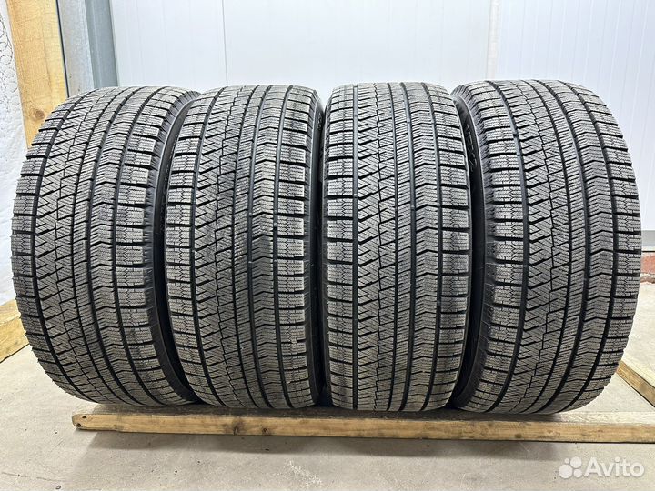 Bridgestone Blizzak VRX2 245/45 R18 100Q