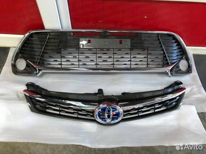 Решетка радиатора toyota camry 55