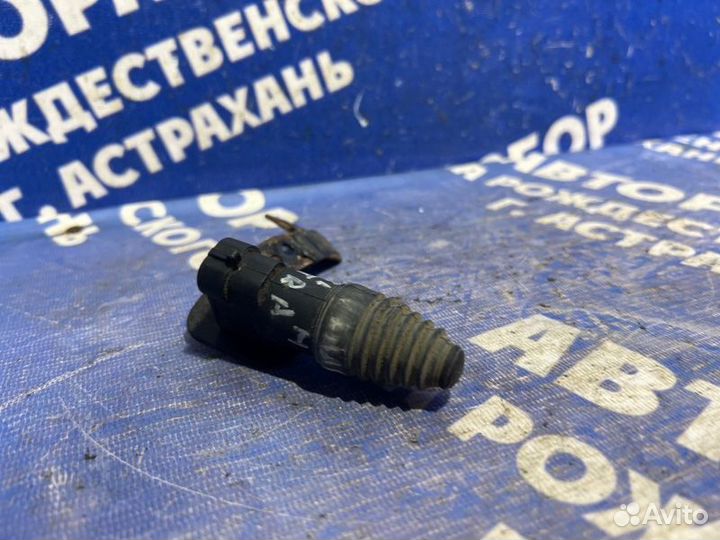 Датчик открытия капота Opel Astra H универсал 2012