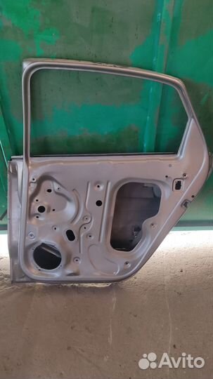 Дверь на Фольцваген Поло