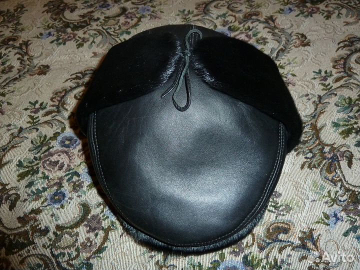 Кепка из натуральной кожи и меха нерпы