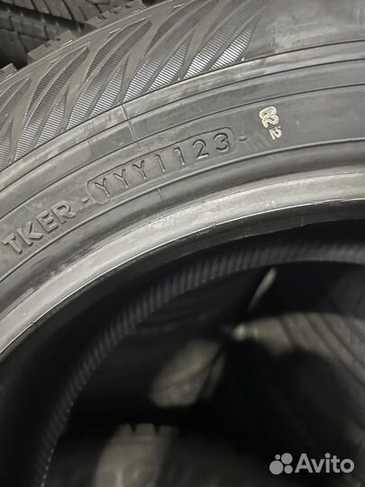 Yokohama IceGuard Stud IG65 215/60 R17 100T