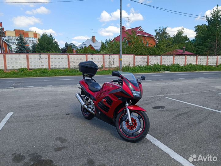 Suzuki RF400