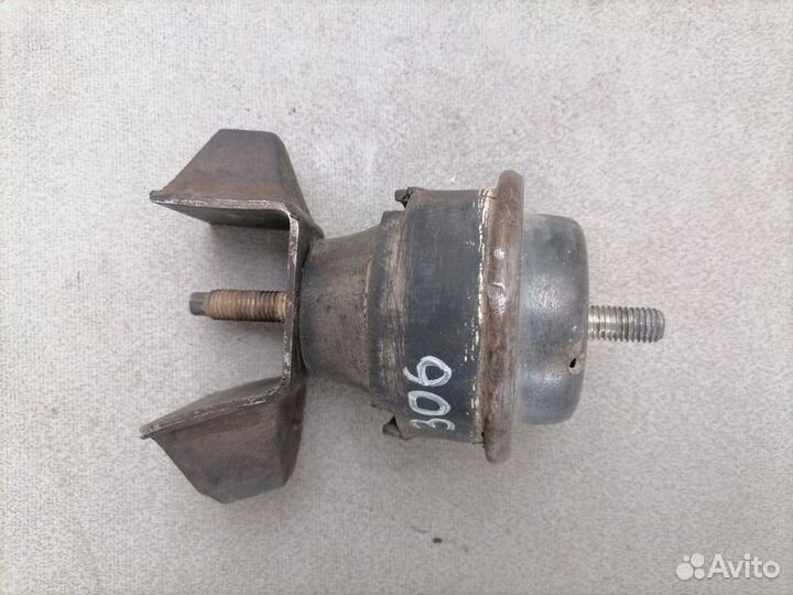 Опора двигателя правая для Peugeot 306 1993-2003