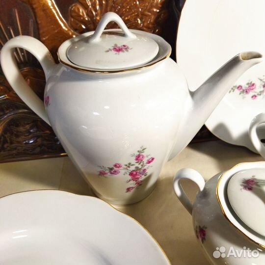 Сервиз чайный Kahla Германия Розы 34 предмета