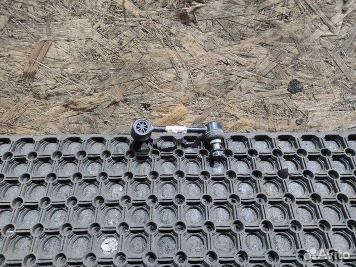 Стойка стабилизатора задняя левая Genesis G70