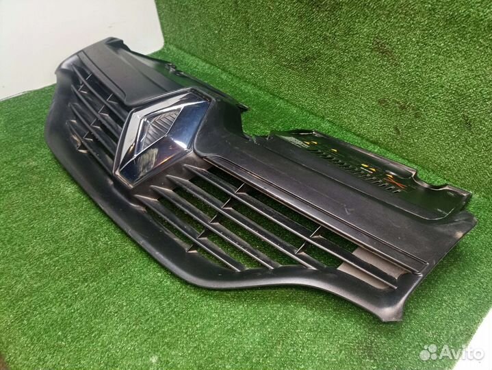 Решётка радиатора Renault logan 2