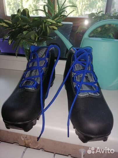 Лыжные ботинки 36