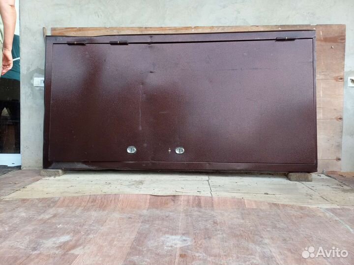 Дверь входная металлическая