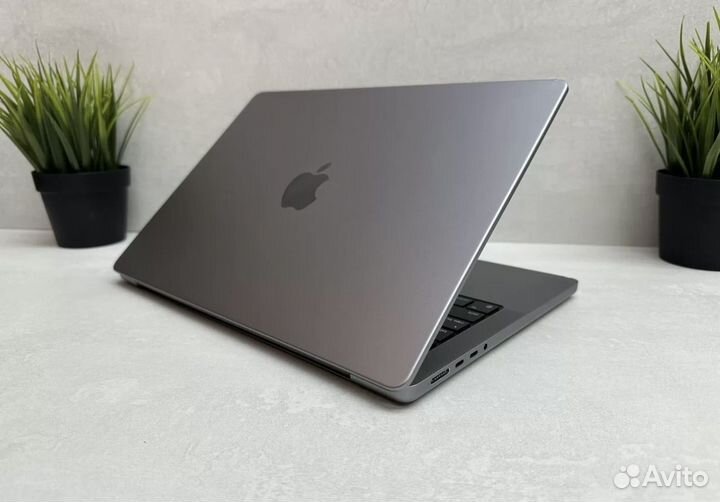 MacBook Pro 14