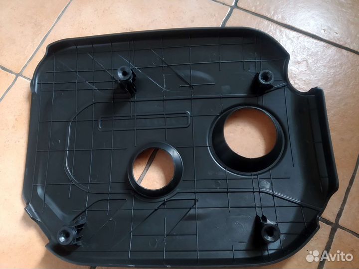 Hyundai creta 2.0 Крышка двигателя декоративная