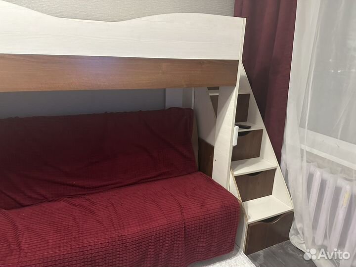 Кровать двухьярусная с диваном внизу