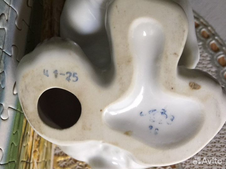 Фарфоровая статуэтка лфз Белый Медведь