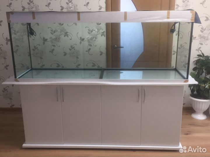 Аквариум с тумбой 700 литров