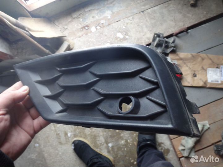 Тигуан Заглушка бампера левая Tiguan 2 16-нв