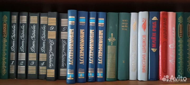 Отдам в добрые руки книги