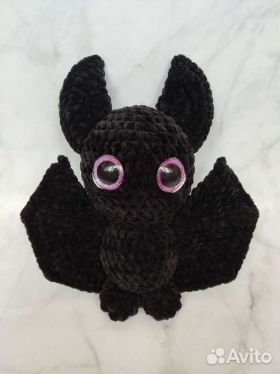 Летучая мышь ручная работа