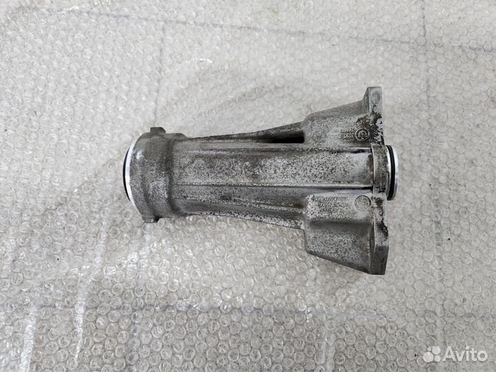 Опорный кронштейн привода BMW X5 X6 E70 E71