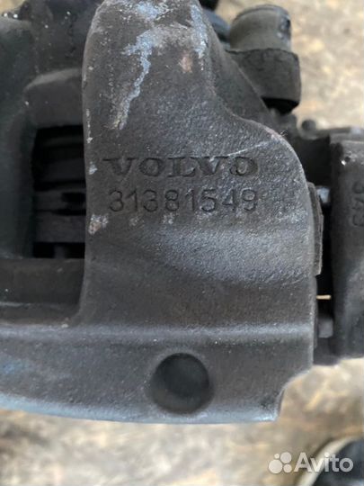 Кулак поворотный передний правый Volvo Xc90