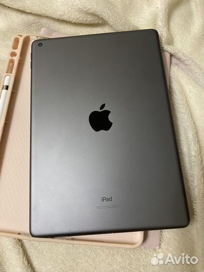 Apple iPad 10.2 Wi-Fi 64GB Silver + Apple Pencil