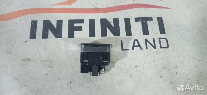 Кнопка стеклоподъемника задняя левая Infiniti Q30