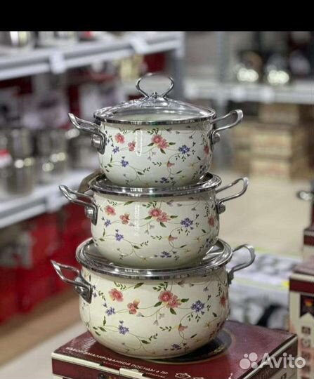 Набор кастрюль