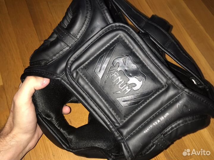 Шлем мма и боксерские перчатки 10 oz