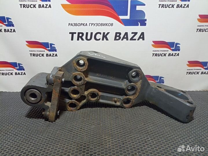 Кронштейн передней рессоры правый