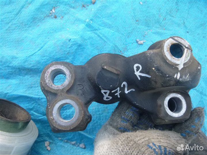 Шаровая опора передняя правая Lexus Ls600 UVF45