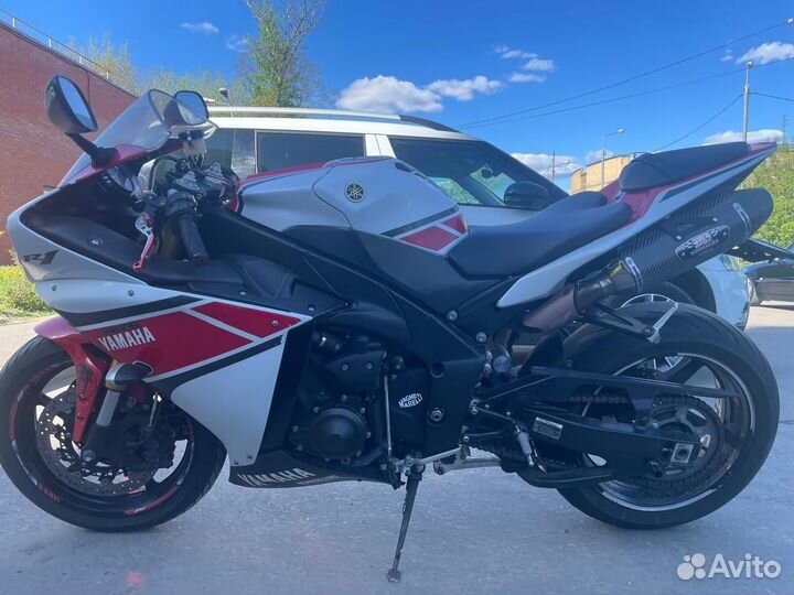 Yamaha YZF-R1