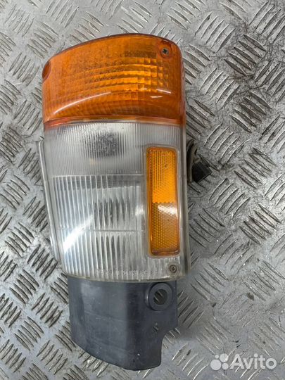 Поворотник левый Mitsubishi fuso Super Great 1994