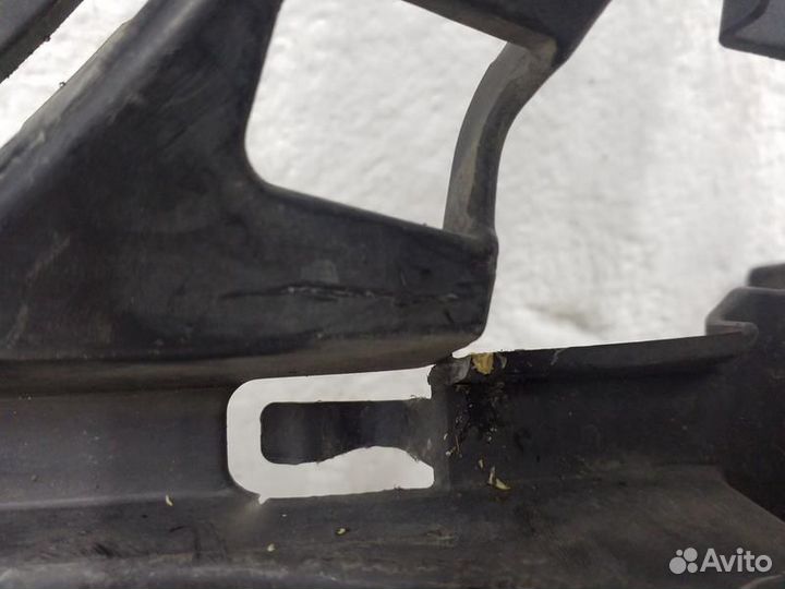 Кронштейн переднего бампера правый Mercedes Benz S