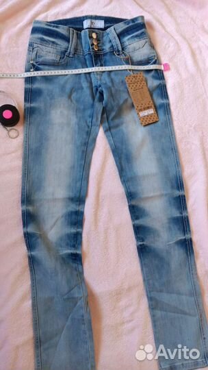 Джинсы новые