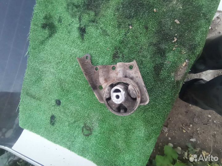 Подушка двигателя Chrysler Voyager 3 2.5 ENC