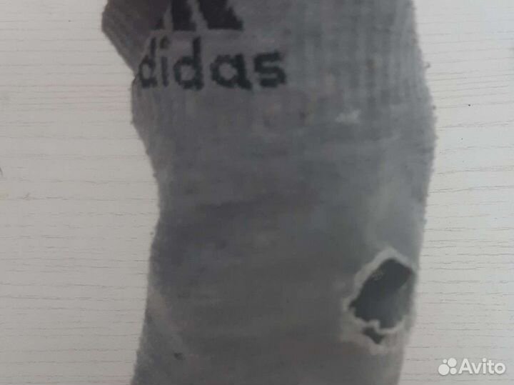Носок адидас уникальный с дыркой
